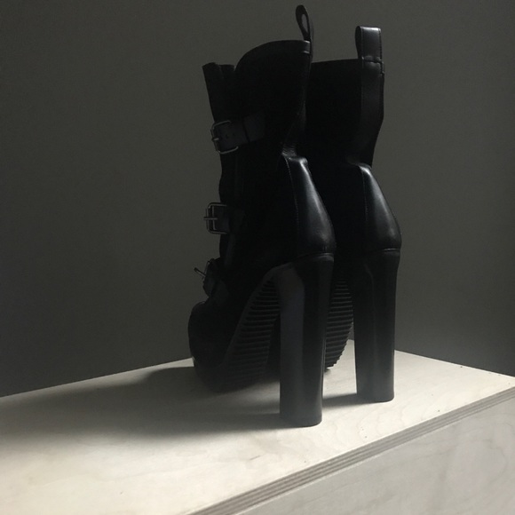 PIERRE HARDY - New Suede Platform Heel with Fur - Picture 4 of 4